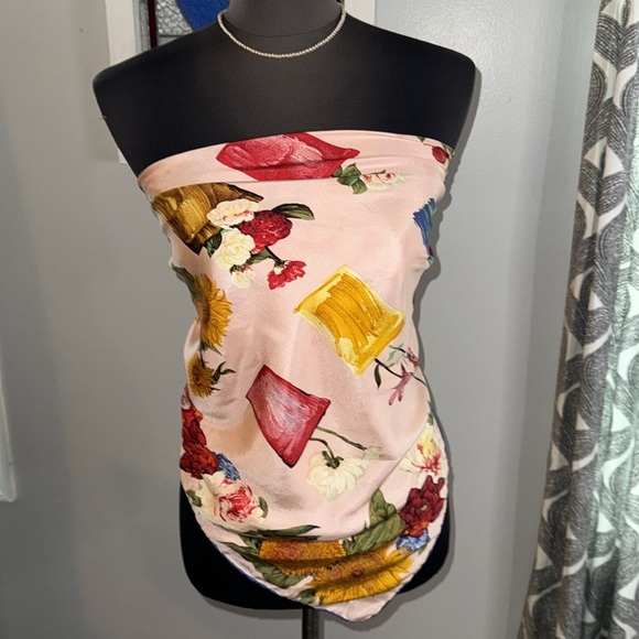 Stunning 100% Silk Scarf/ Flowerpot Design - Picture 3 of 6